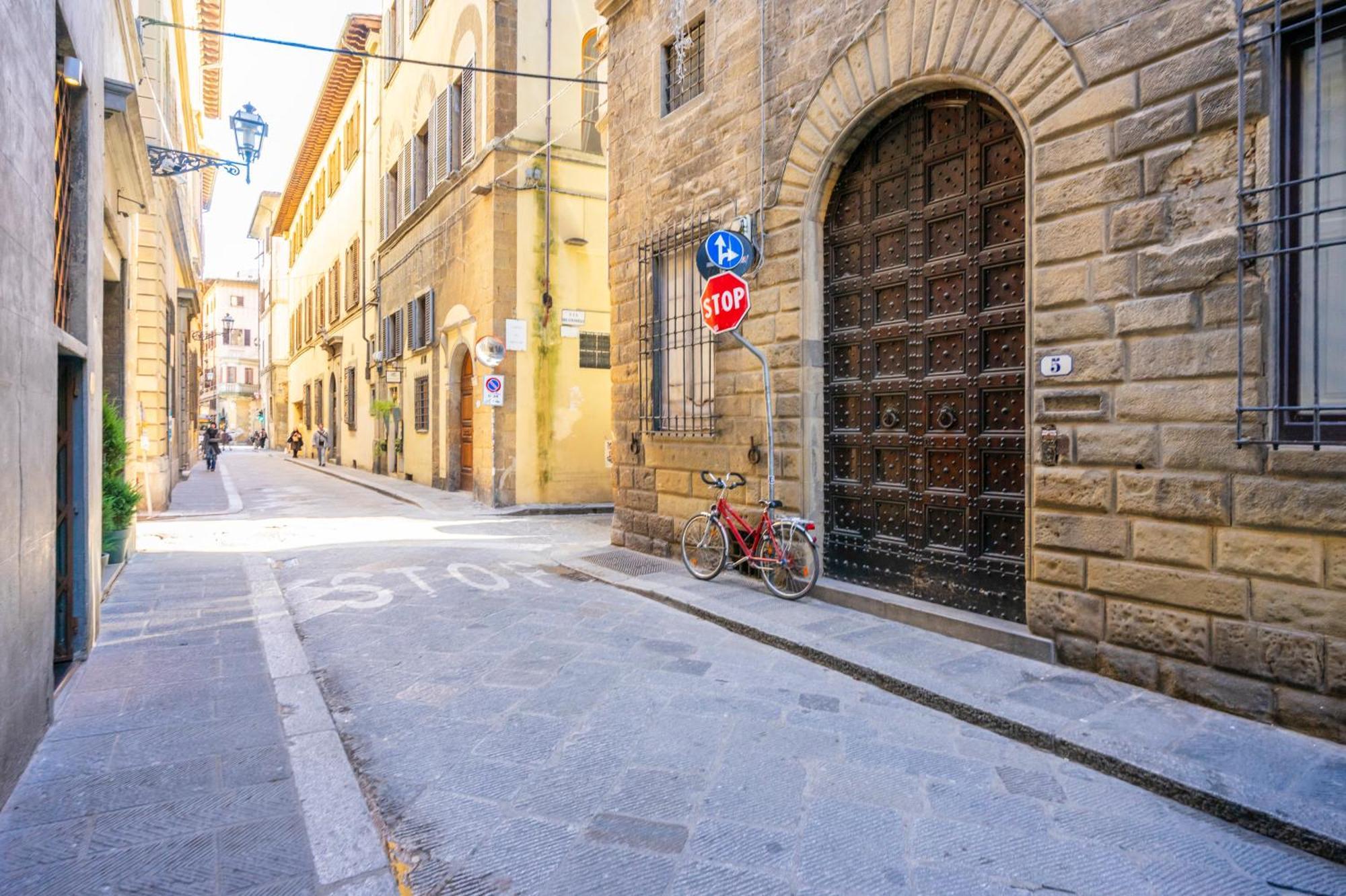 Appartamento Ponte Vecchio Con Posto Auto Su Richiesta Florencja Zewnętrze zdjęcie